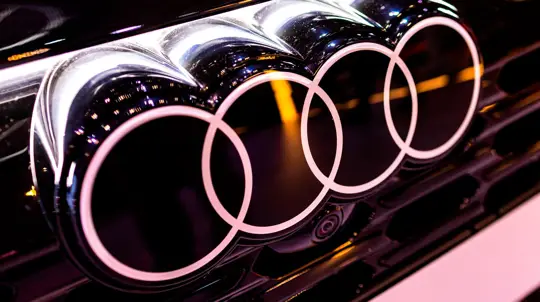 Audi показала флагманский седан A8L с четырьмя цилиндрами