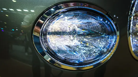 Россиянам больше не понадобится ксенон или диодные лампочки: фары в автомобиле после этого начнут новую жизнь