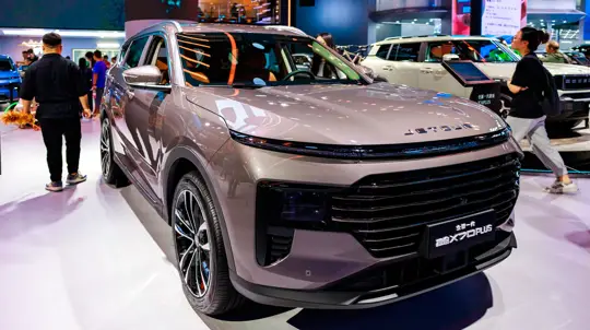 Китайский внедорожник разорвало на части при буксировке. Что не так с Jetour от Chery?