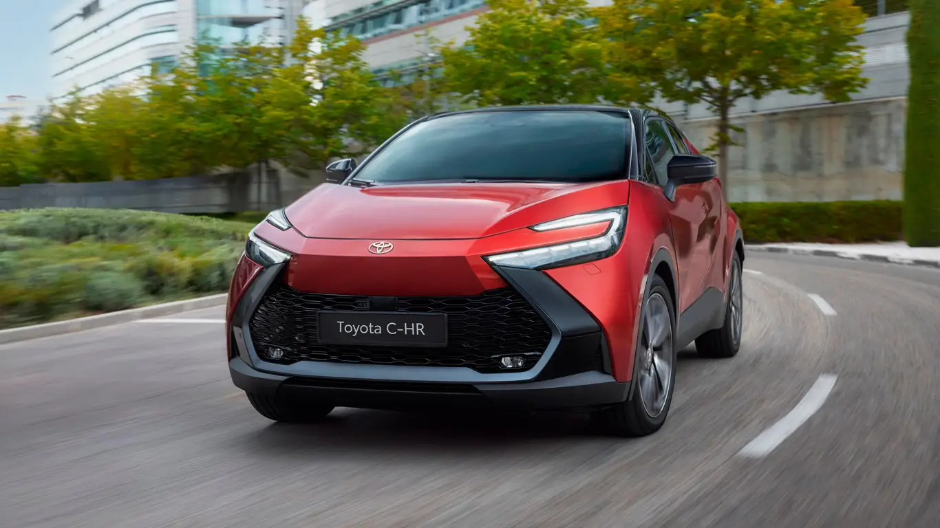 Toyota обновила хитовый C-HR: теперь еще стильнее, мощнее и дороже