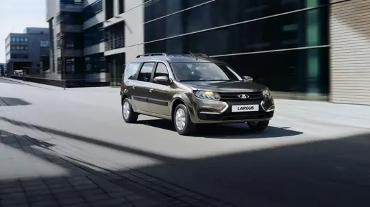 1000 км на одном баке: Lada Largus снова стал самым экономичным авто в России