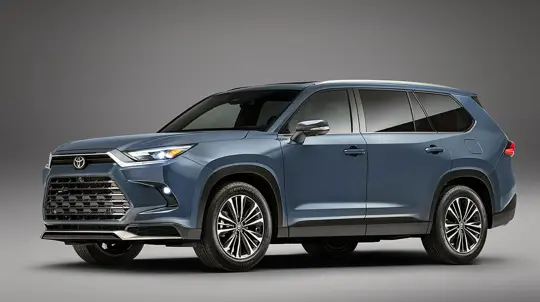 Мощь, комфорт и бескомпромисная надежность для российских семей: полноразмерный внедорожник Toyota из США прибыл к российским дилерам
