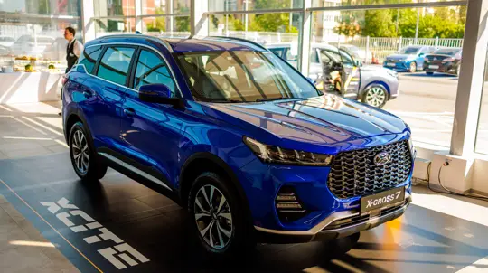 АвтоВАЗ обвалил цены: сотрудникам предлагают иномарки дешевле Lada