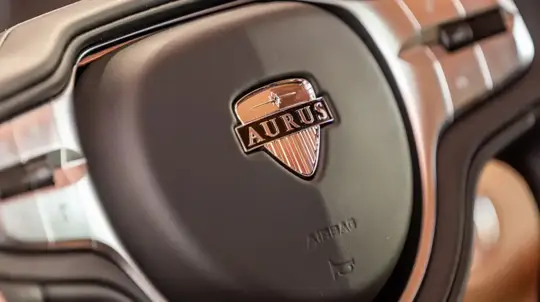 Теперь богатые тоже плачут: российский автомобиль за 30 млн рублей стал пожароопасным