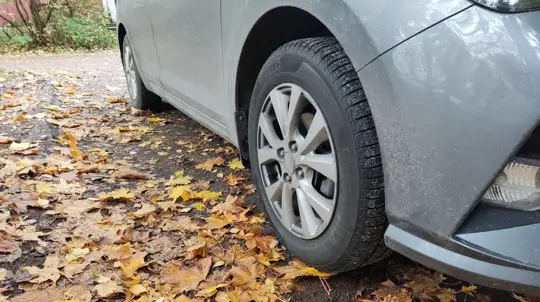 Ни в коем случае так не делайте: ошибка, которая портит шины перед длительной поездкой