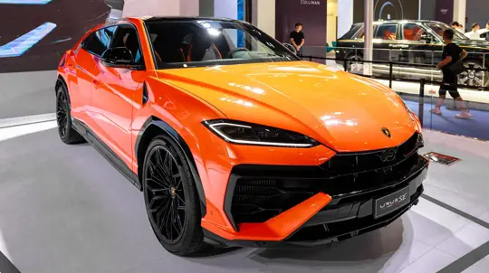 Российские продажи этой модели спасут Lamborghini: экологичный кроссовер уже доступен в Москве