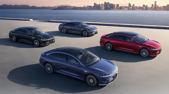 Наследник с лазерной проекцией и автопарковкой: Aito S9 с автономным паркингом уже в дилерских центрах