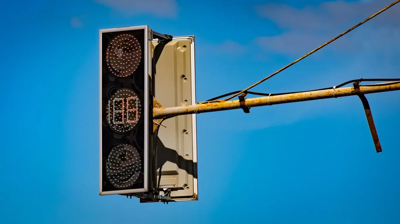 Интеллектуальные транспортные системы: путь к умному управлению движением