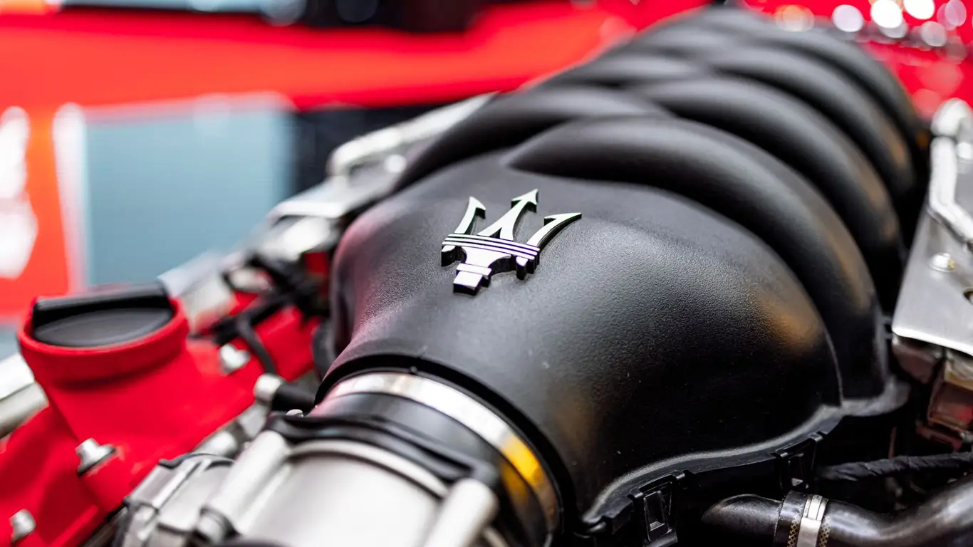 Эксперты перечислили признаки того, что моторное масло нужно срочно поменять